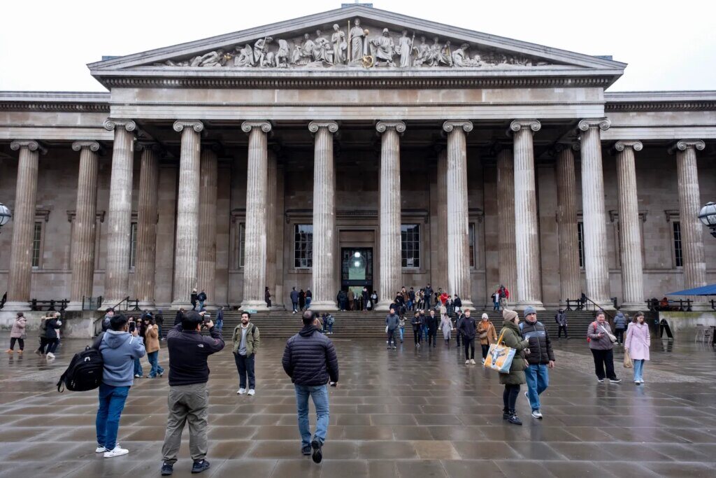 Karachi Biennale Cancelled, Shattered British Museum Porcelain Sparks Debate in China, and More: Morning Links for October 14, 2026
