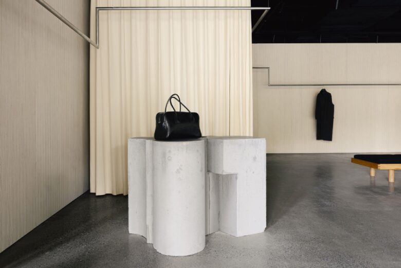 YEARLY PLAN Shanghai Showroom by SHISUO design office