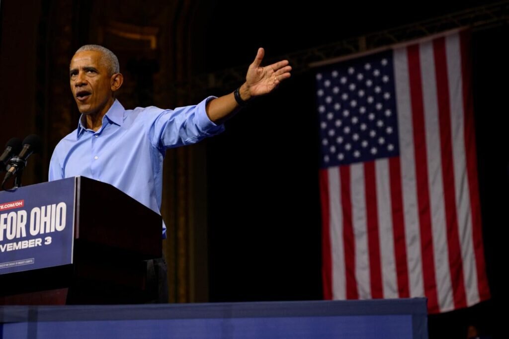 Former Presidents Obama, Clinton Mock Trump’s White House Interiors With Comparisons to ‘Saddam Hussein’ and ‘Liberace’s Bathroom’