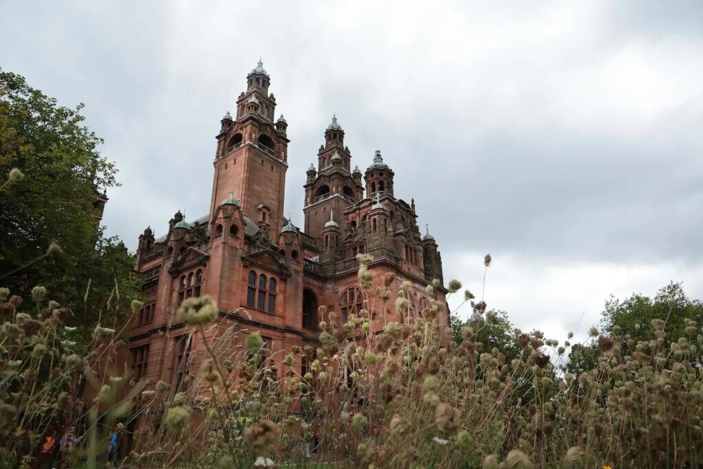 Glasgow Museum Removes Mummified Head ‘as a Mark of Respect,’ Prompting Conservative Backlash