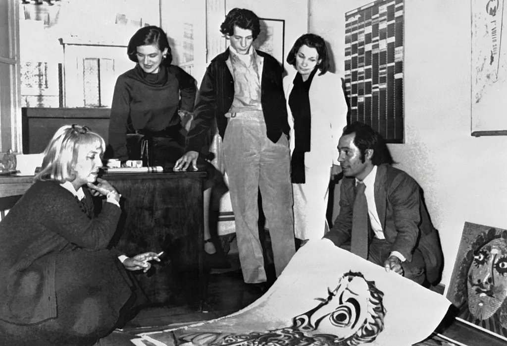 Picture released on September 10, 1976 of artist Pablo Picasso's children and heirs meeting at the Marseille court to identify the paintings stolen in Avignon. (From L to R): Maya Widmaier-Picasso, Paloma Picasso, Bernard Ruiz-Picasso (grandson), Christine Ruiz-Picasso (wife of Paulo Picasso) and Claude Picasso. / AFP / - (Photo credit should read -/AFP via Getty Images)