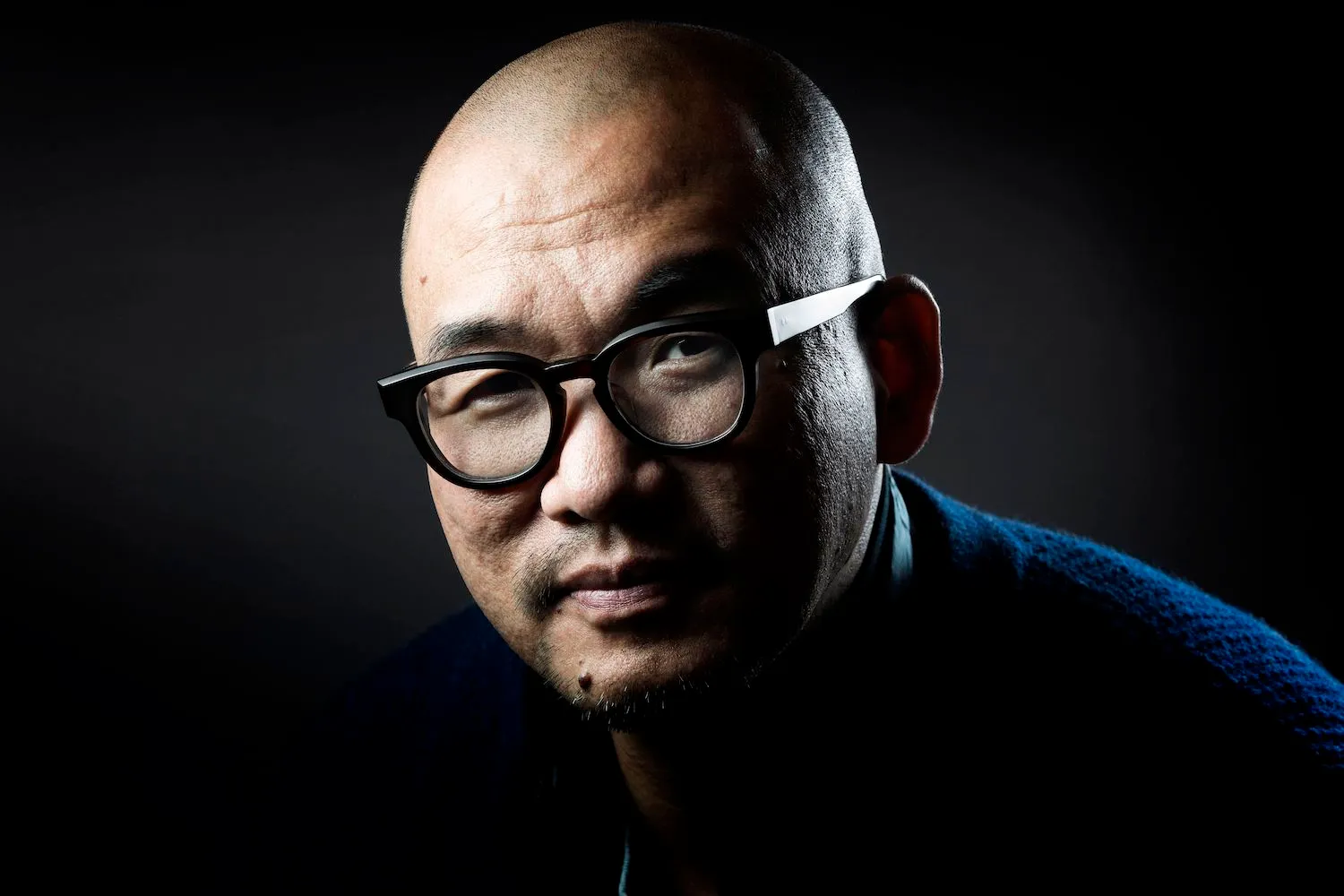 South Korean illustrator and artist Kim Jung-gi poses in Paris on March 16, 2016.