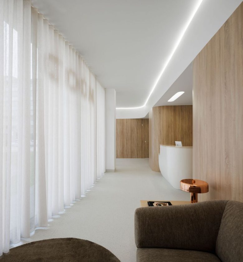 Clinica Mood na Maia com Arquitectura Tsou Arquitectos e fotogra