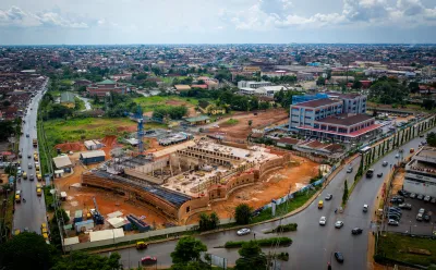 An overhead view of a museum building under construction.