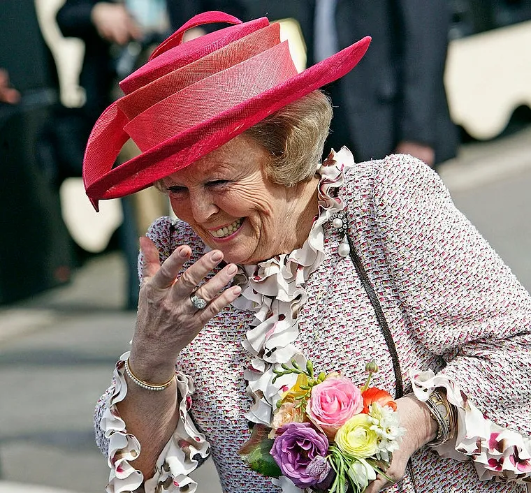 SCHEVENINGEN, NETHERLANDS - APRIL 30: Dutch Queen Beatrix attends her birthday celebrations on April 30, 2004 in Scheveningen, the Netherlands. Today marked also 25 years of reign of Queen Beatrix (Photo by Michel Porro/Getty Images)
