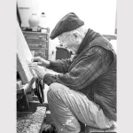 Chung Sang-hwa at work in his Yeoju studio in 2016