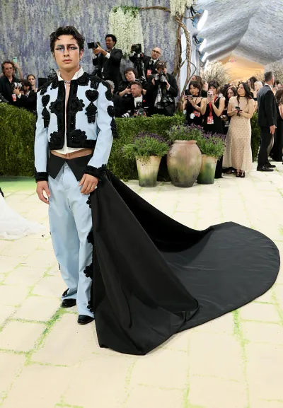 NEW YORK, NEW YORK - MAY 04: Hudson Williams attends the 2026 Met Gala celebrating 