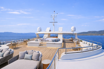 A photo shows an aerial view of a 236-foot yacht.